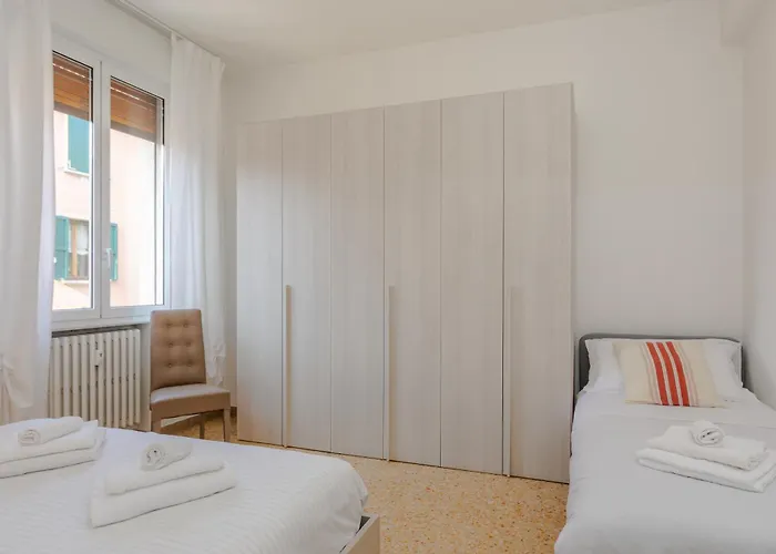 Family 3 Appartement Bologne